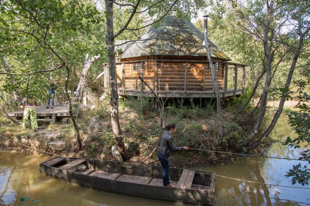 Le Bois Davy Hotel Le Thoureil Bagian luar foto